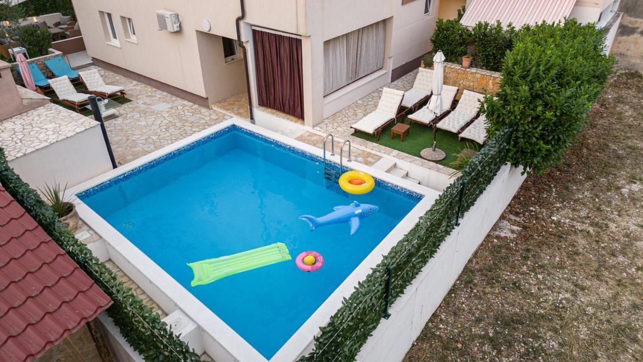 Bruno'S Poolside Apartments - Near Beach Трогир Экстерьер фото