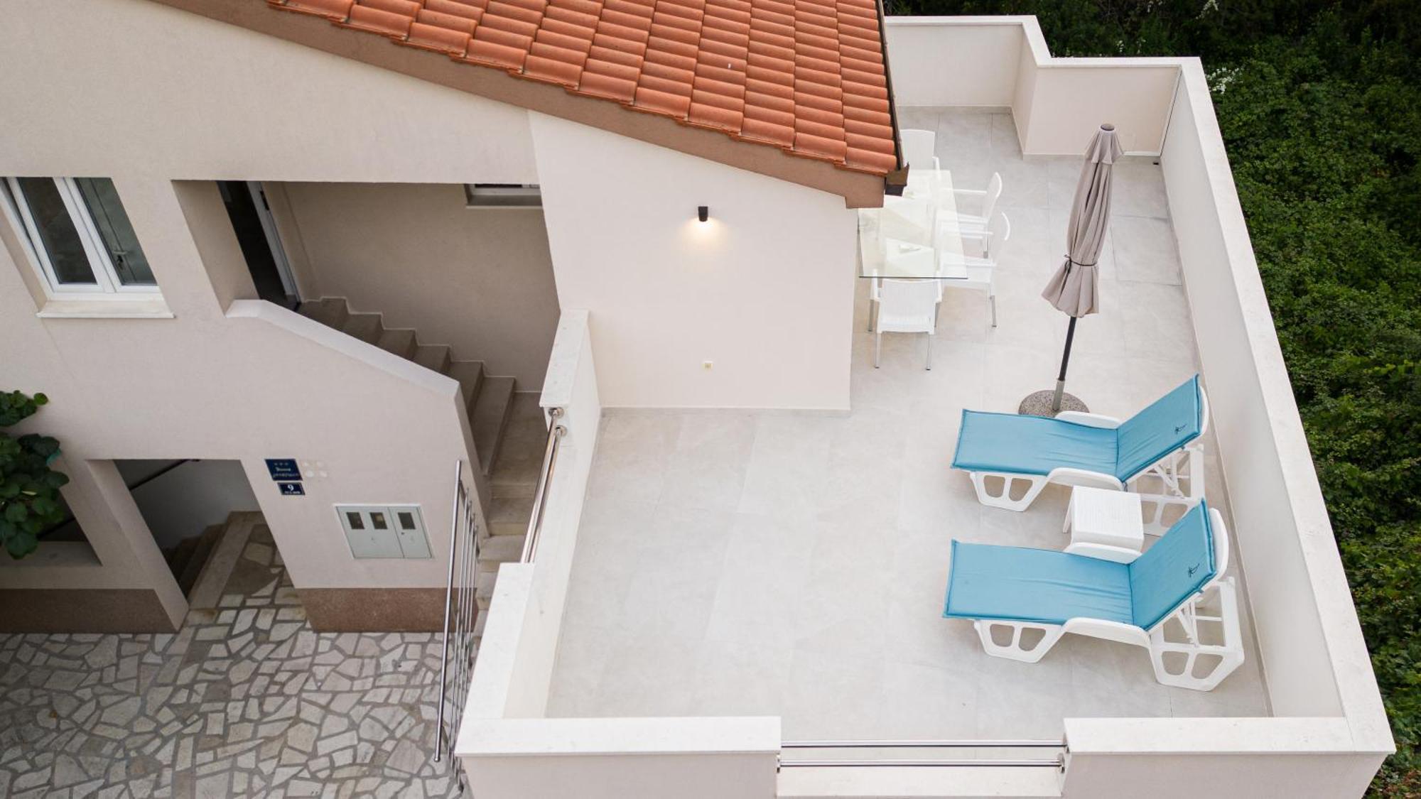 Bruno'S Poolside Apartments - Near Beach Трогир Экстерьер фото