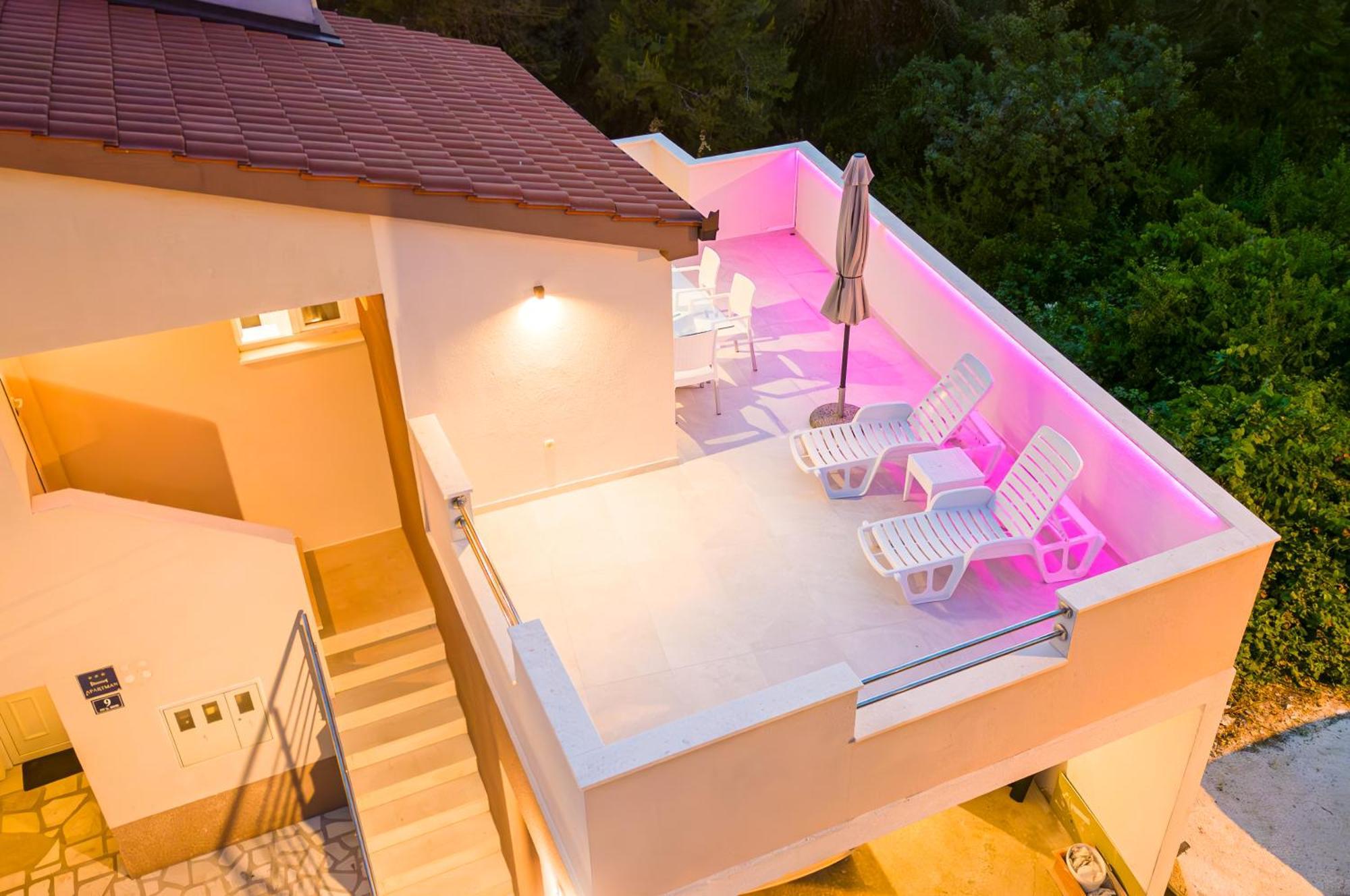 Bruno'S Poolside Apartments - Near Beach Трогир Экстерьер фото