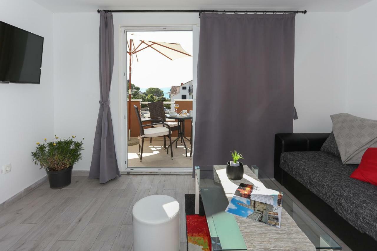 Bruno'S Poolside Apartments - Near Beach Трогир Экстерьер фото