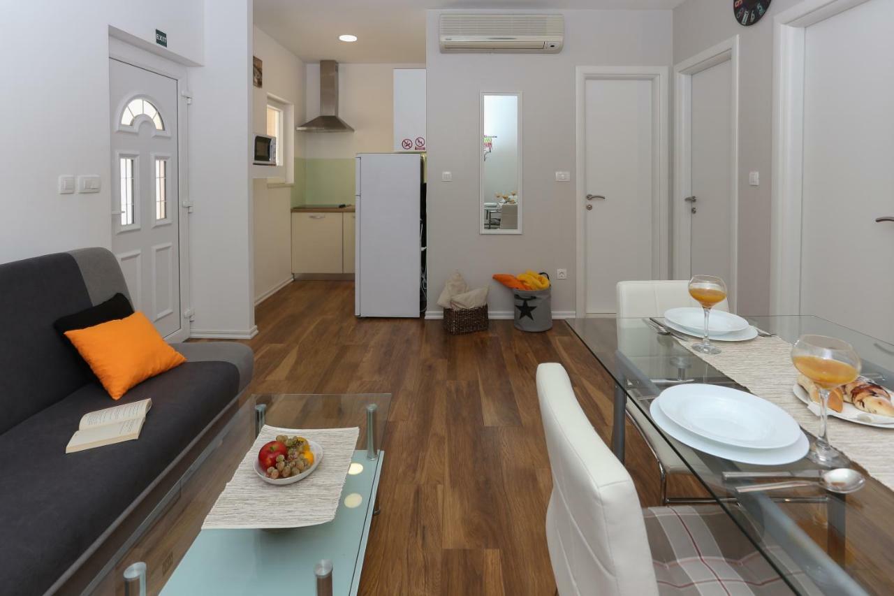 Bruno'S Poolside Apartments - Near Beach Трогир Экстерьер фото